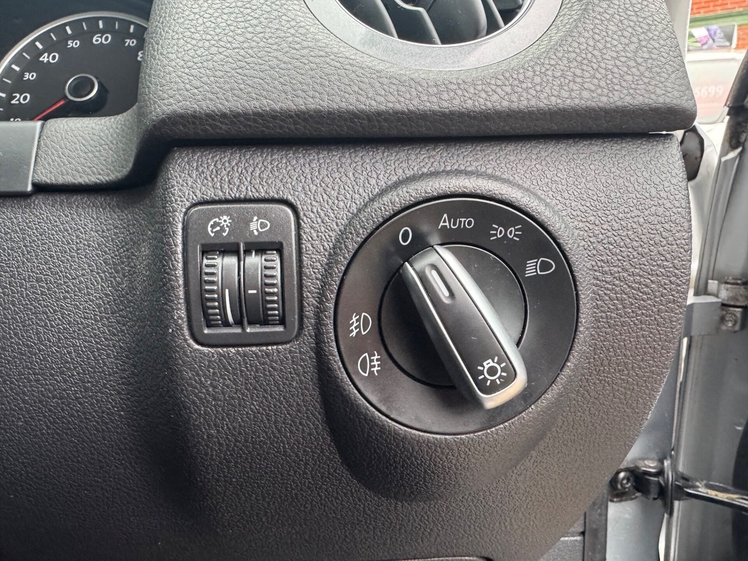 Used Volkswagen Tiguan 2011 for sale - 76156953: Photo 16