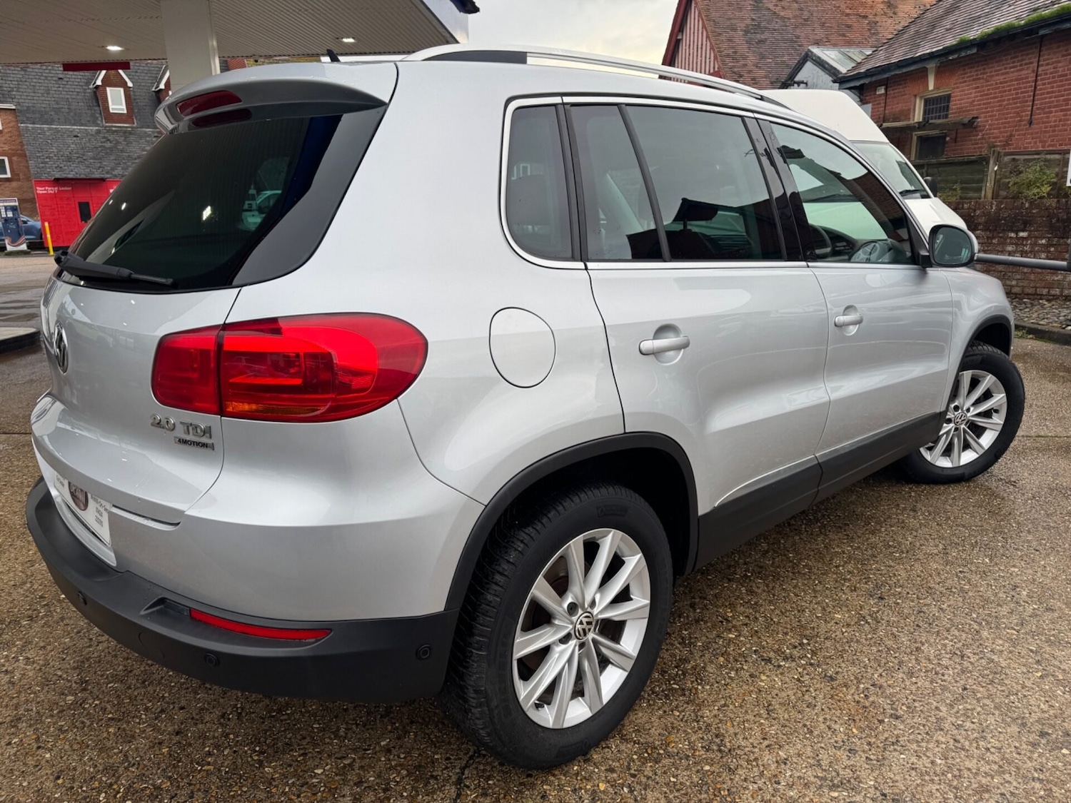 Used Volkswagen Tiguan 2011 for sale - 76156953: Photo 2