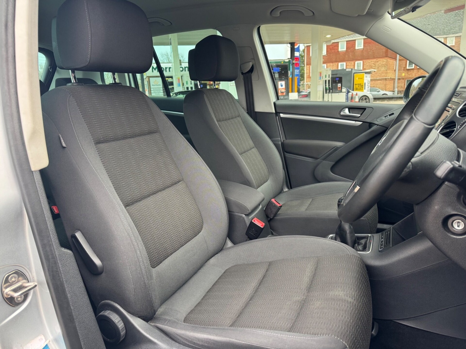 Used Volkswagen Tiguan 2011 for sale - 76156953: Photo 3