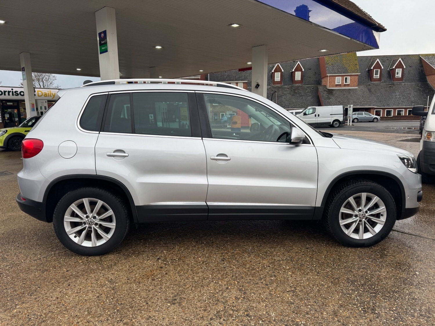Used Volkswagen Tiguan 2011 for sale - 76156953: Photo 5
