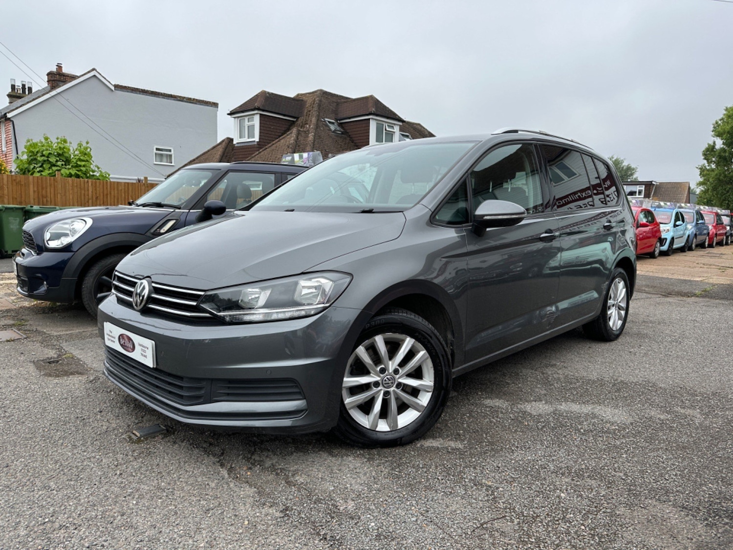 Used Volkswagen Touran 2016 for sale - 76363146: Photo 1