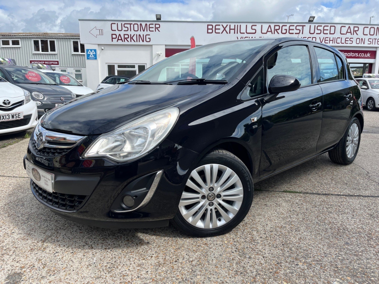 Used Vauxhall Corsa 2011 for sale - 76236480: Photo 1