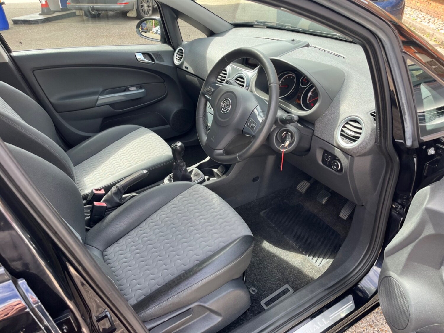 Used Vauxhall Corsa 2011 for sale - 76236480: Photo 12