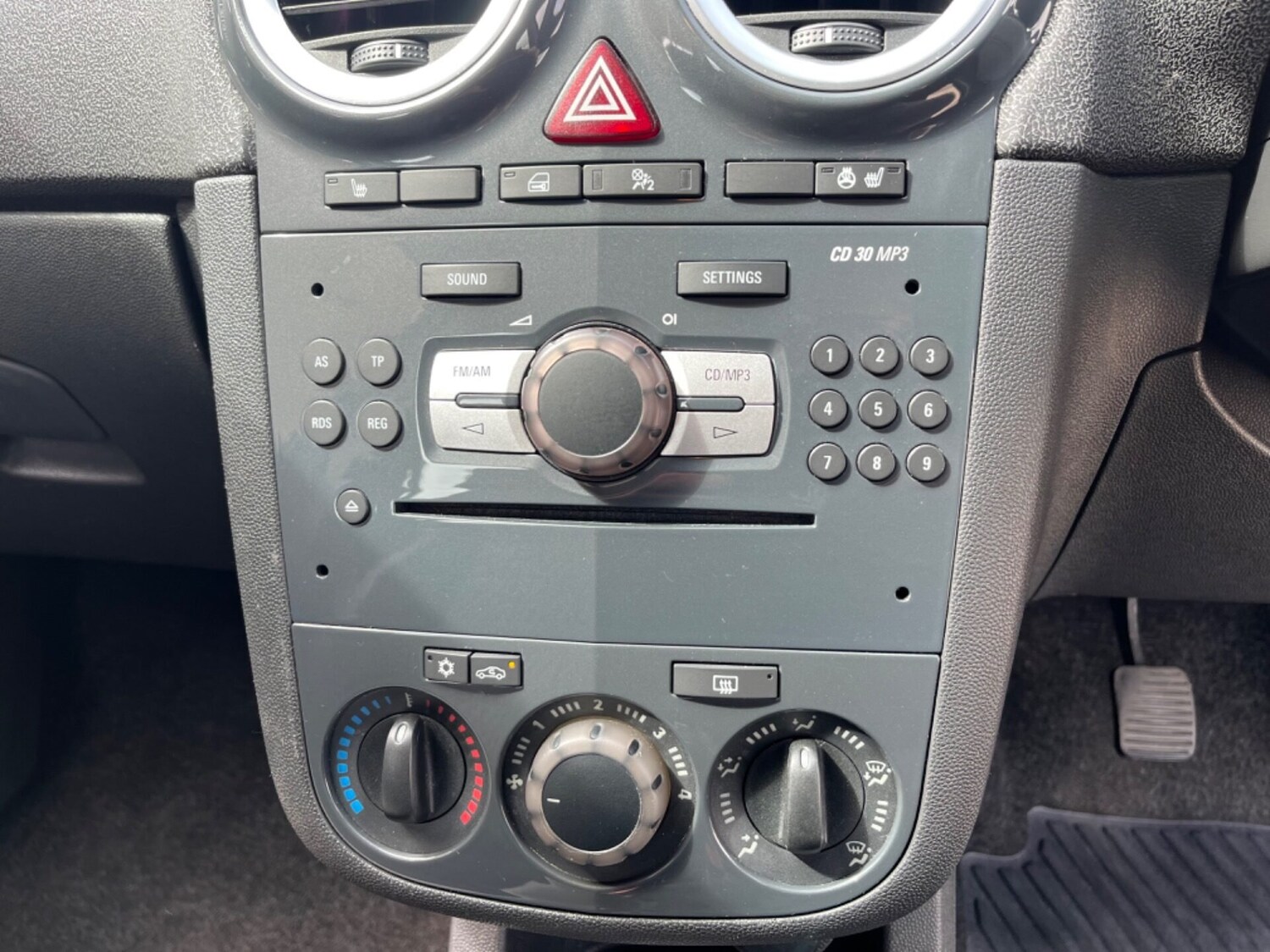 Used Vauxhall Corsa 2011 for sale - 76236480: Photo 17