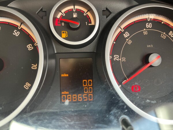 Used Vauxhall Corsa 2011 for sale - 76236480: Photo 22