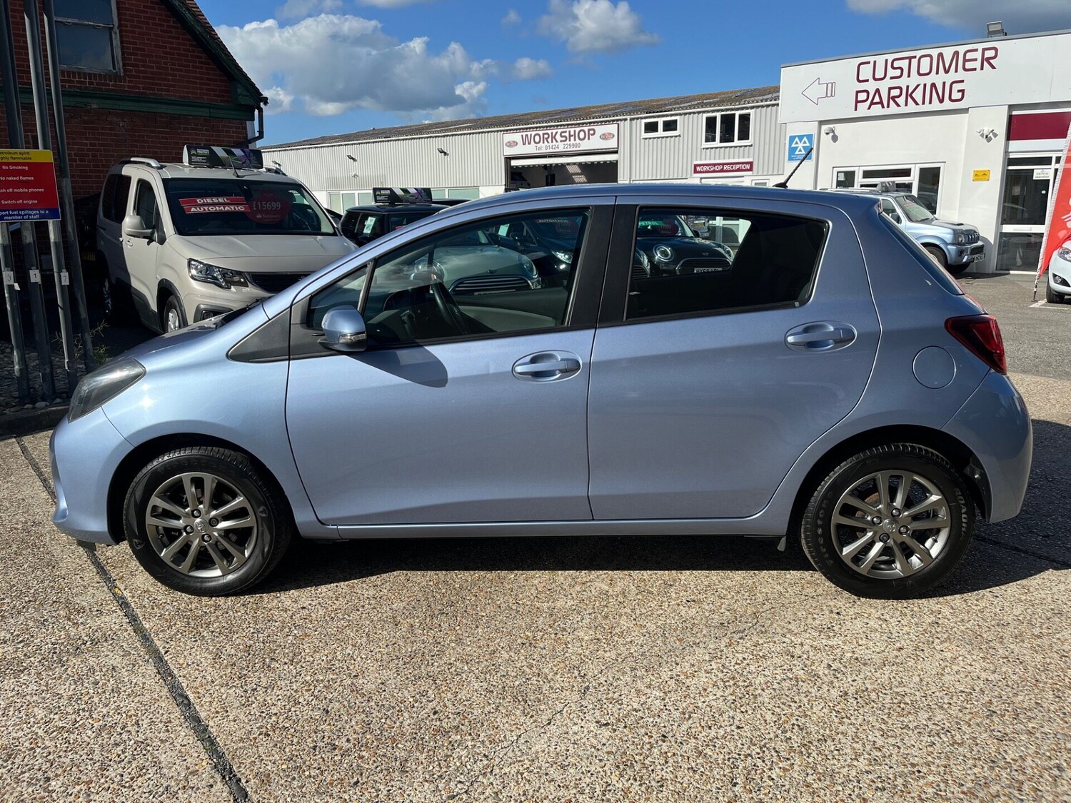 Used Toyota Yaris 2015 for sale - 76517657: Photo 10