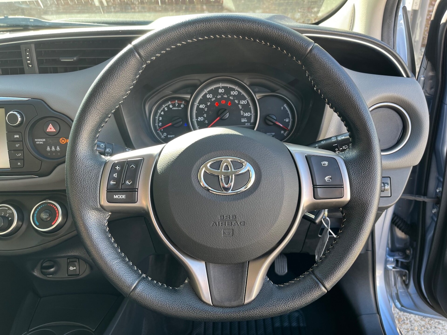 Used Toyota Yaris 2015 for sale - 76517657: Photo 13