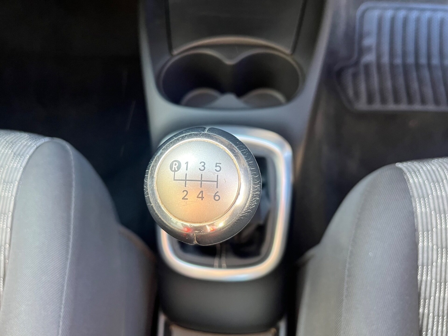 Used Toyota Yaris 2015 for sale - 76517657: Photo 19