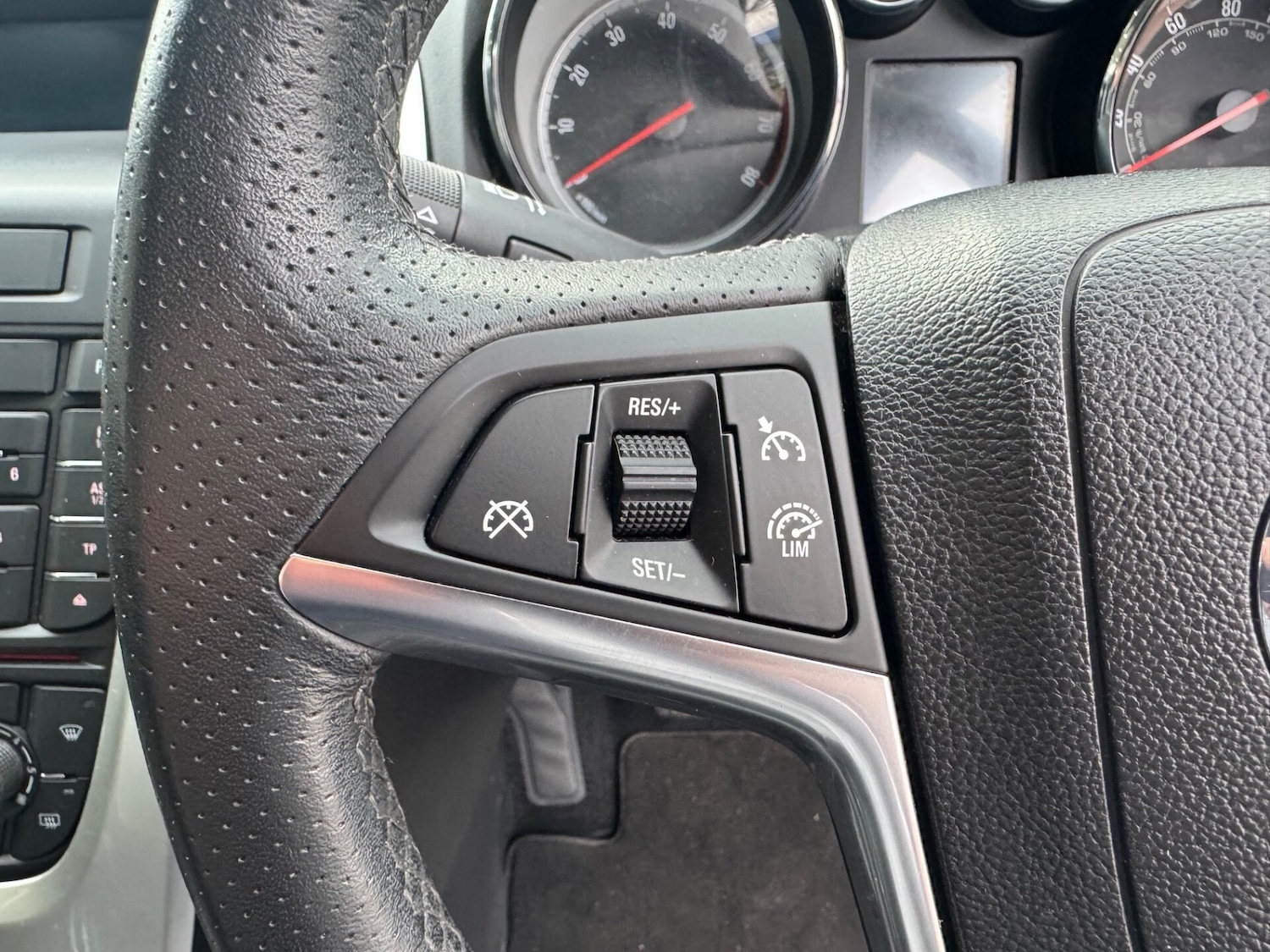 Used Vauxhall Astra 2012 for sale - 76416356: Photo 14