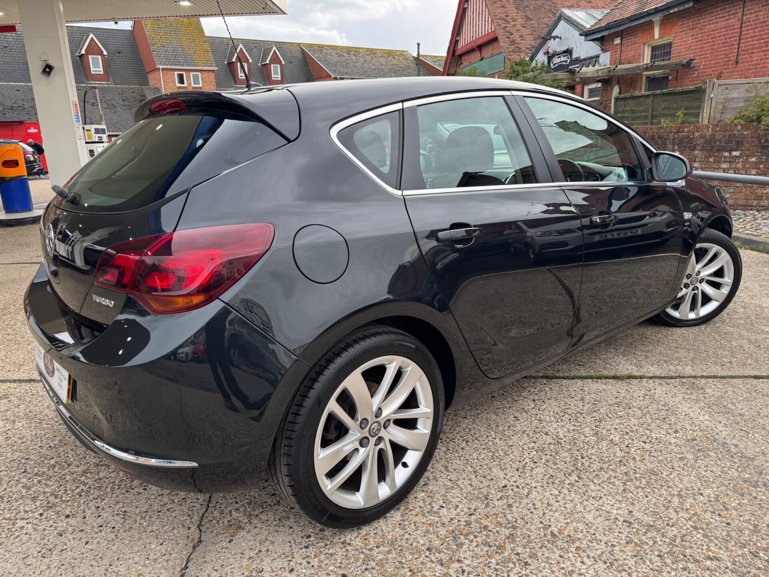 Used Vauxhall Astra 2012 for sale - 76416356: Photo 2