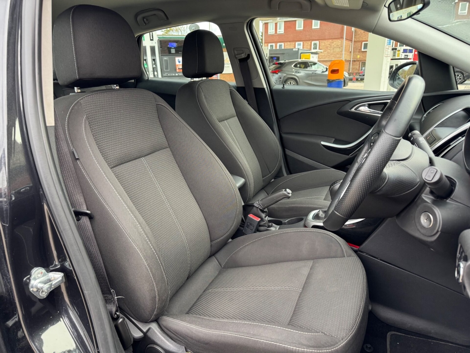 Used Vauxhall Astra 2012 for sale - 76416356: Photo 3