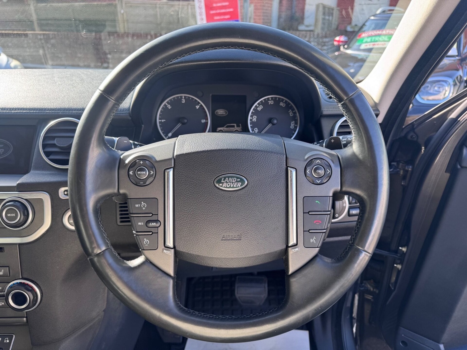 Used Land Rover Discovery 2016 for sale - 77641826: Photo 11