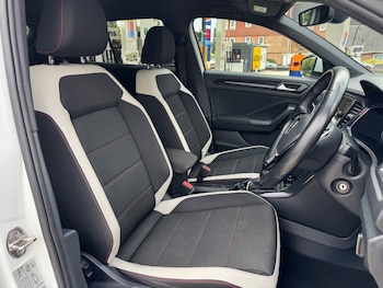 Used Volkswagen T-Roc 2018 for sale - 75426048: Photo