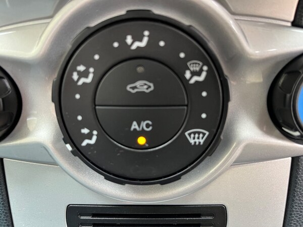 Used Ford Fiesta 2009 for sale - 75426208: Photo 16