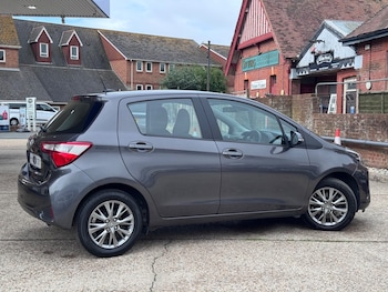 Used Toyota Yaris 2017 for sale - 78802955: Photo
