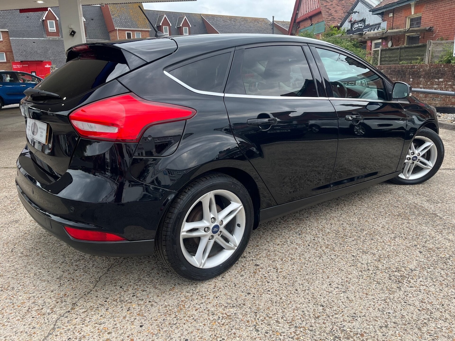 Used Ford Focus 2016 for sale - 76945444: Photo 2