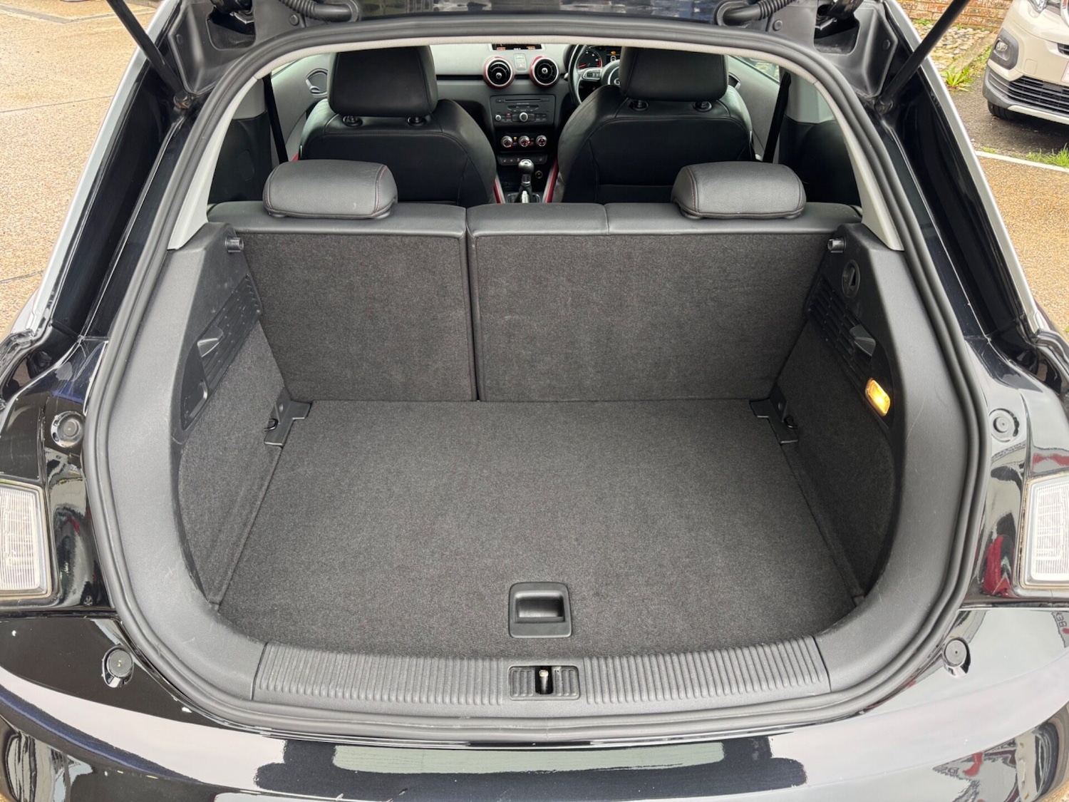 Used Audi A1 2011 for sale - 76631182: Photo 10