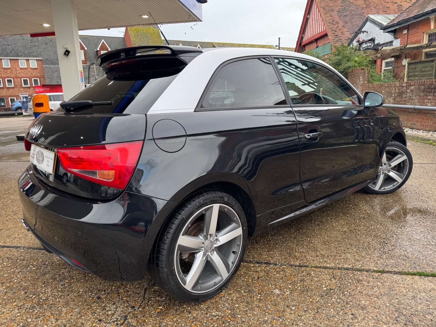 Used Audi A1 2011 for sale - 76631182: Photo 2