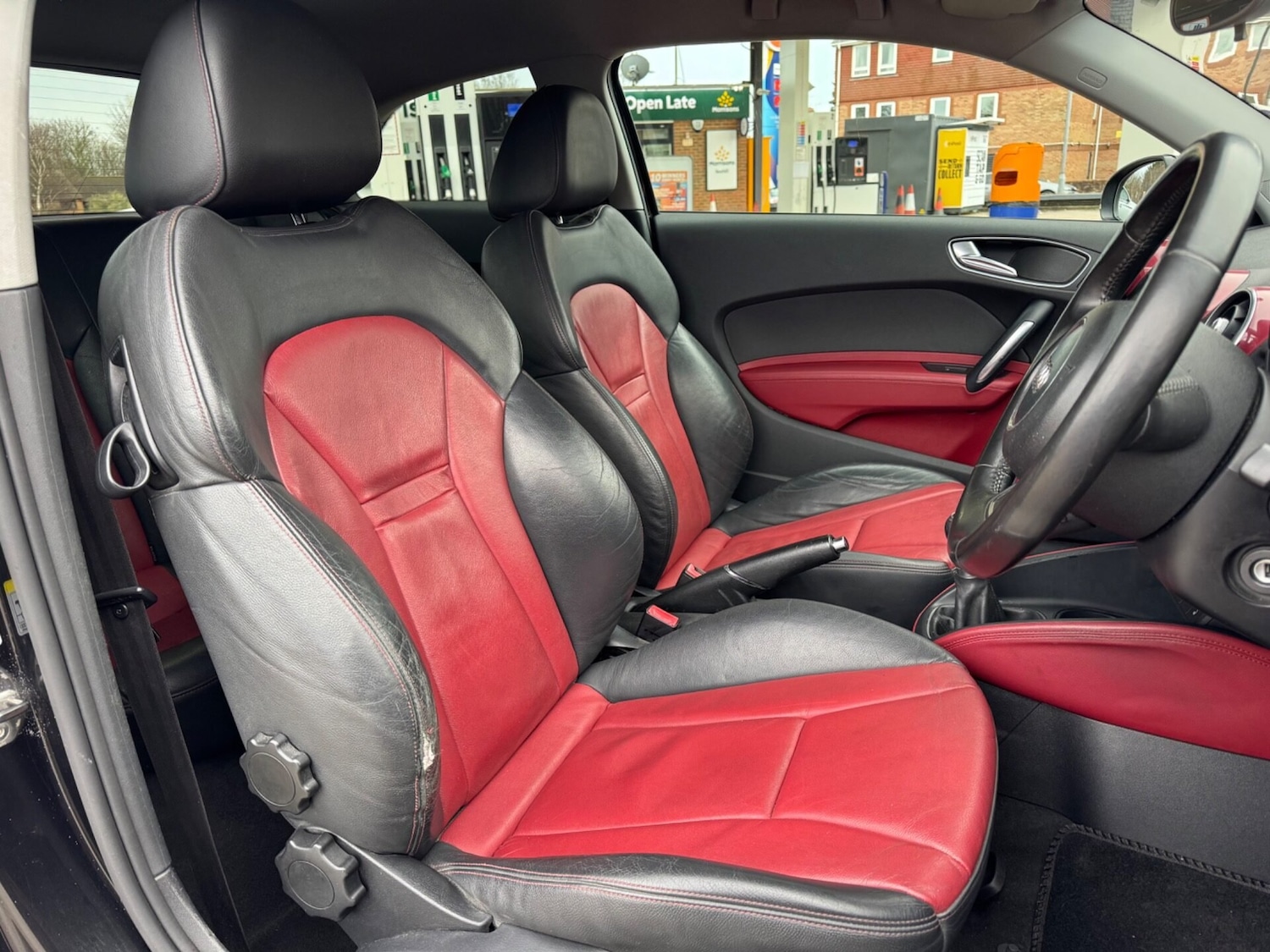 Used Audi A1 2011 for sale - 76631182: Photo 3