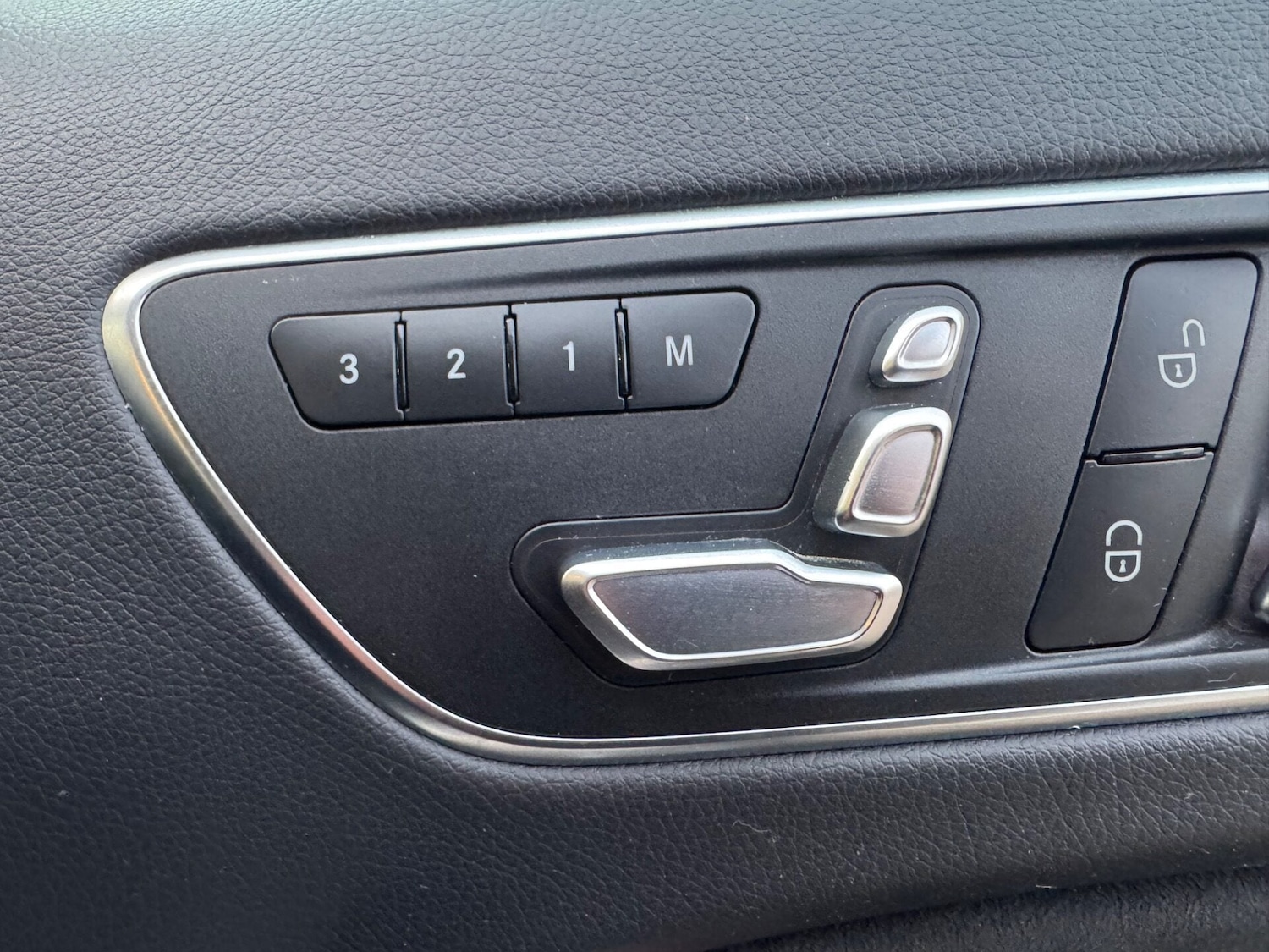 Used Mercedes-Benz A-Class 2016 for sale - 76985192: Photo 24