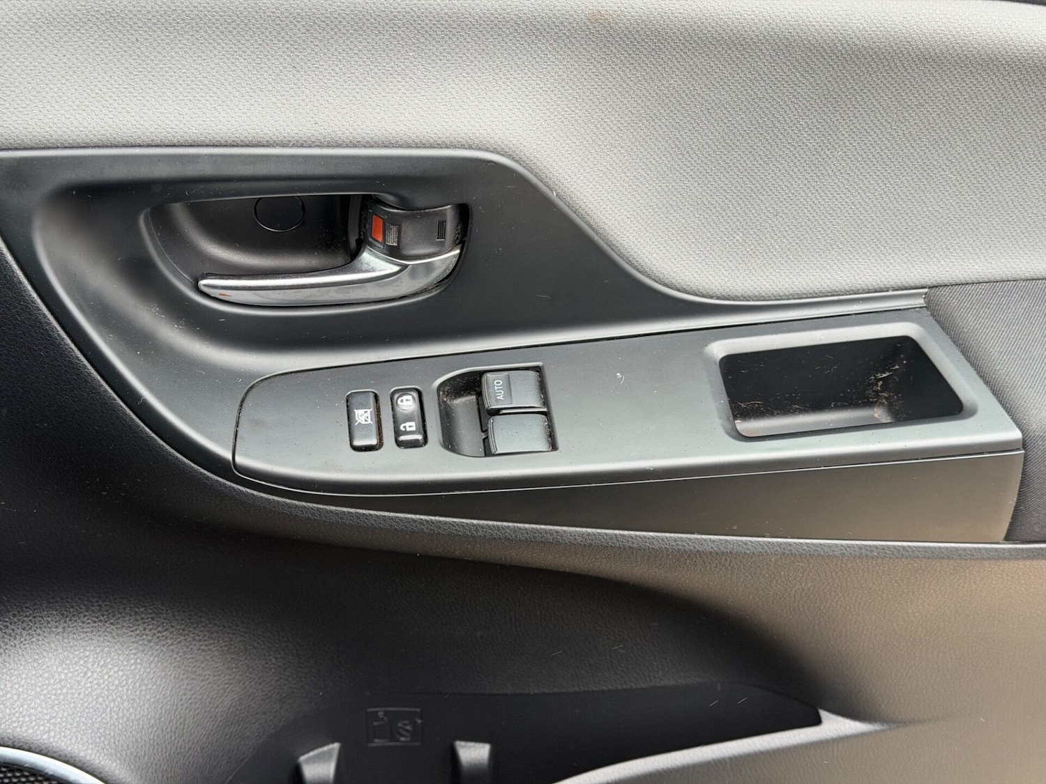 Used Toyota Yaris 2016 for sale - 77666054: Photo 20