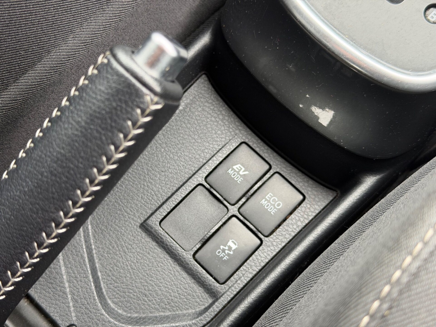 Used Toyota Yaris 2016 for sale - 77666054: Photo 25