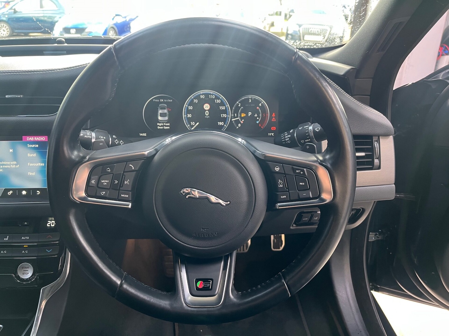 Used Jaguar XF 2016 for sale - 76156948: Photo 17