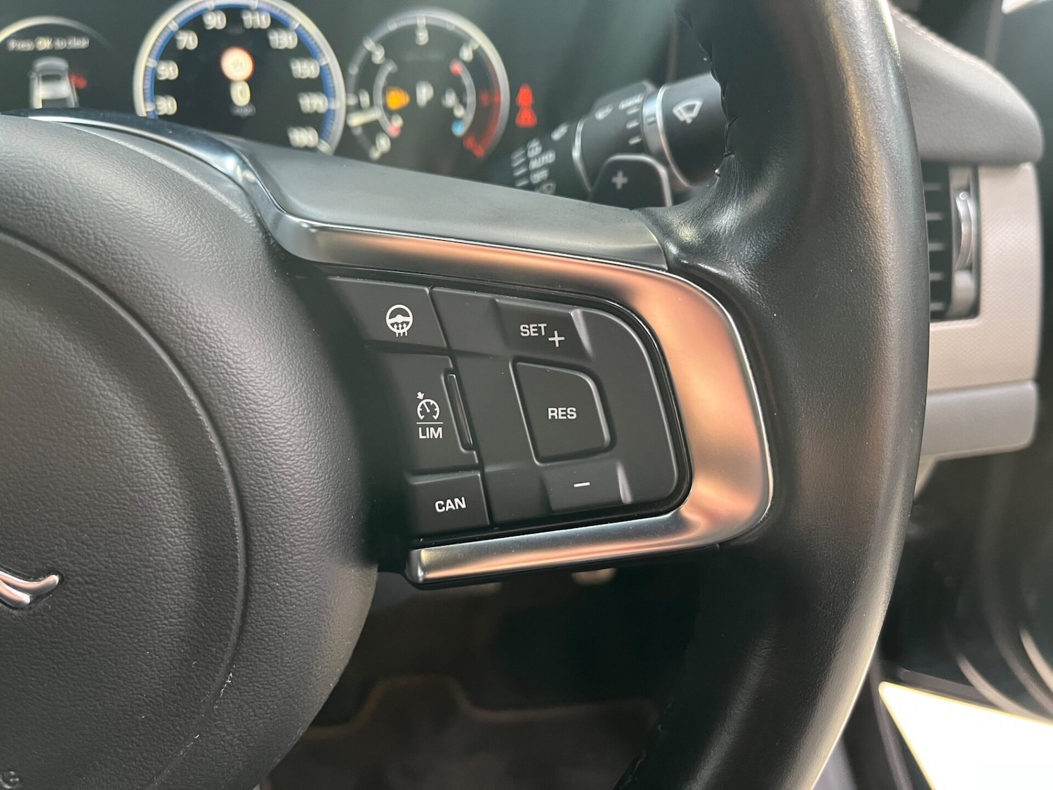 Used Jaguar XF 2016 for sale - 76156948: Photo 19