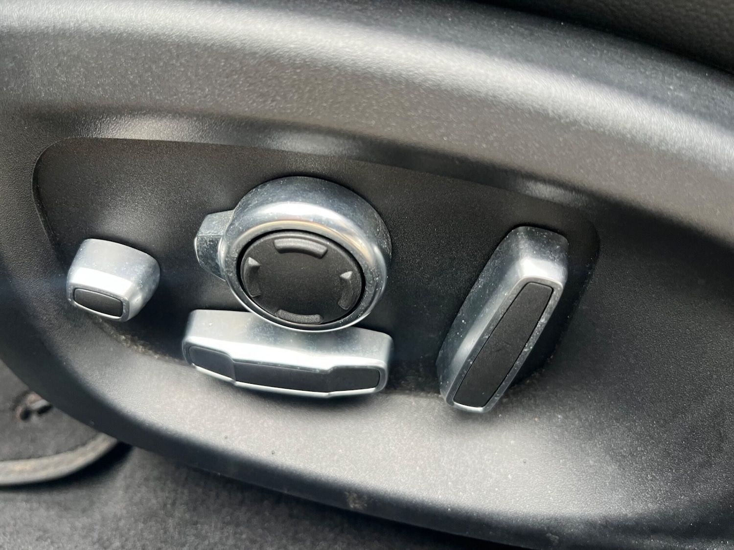 Used Jaguar XF 2016 for sale - 76156948: Photo 33