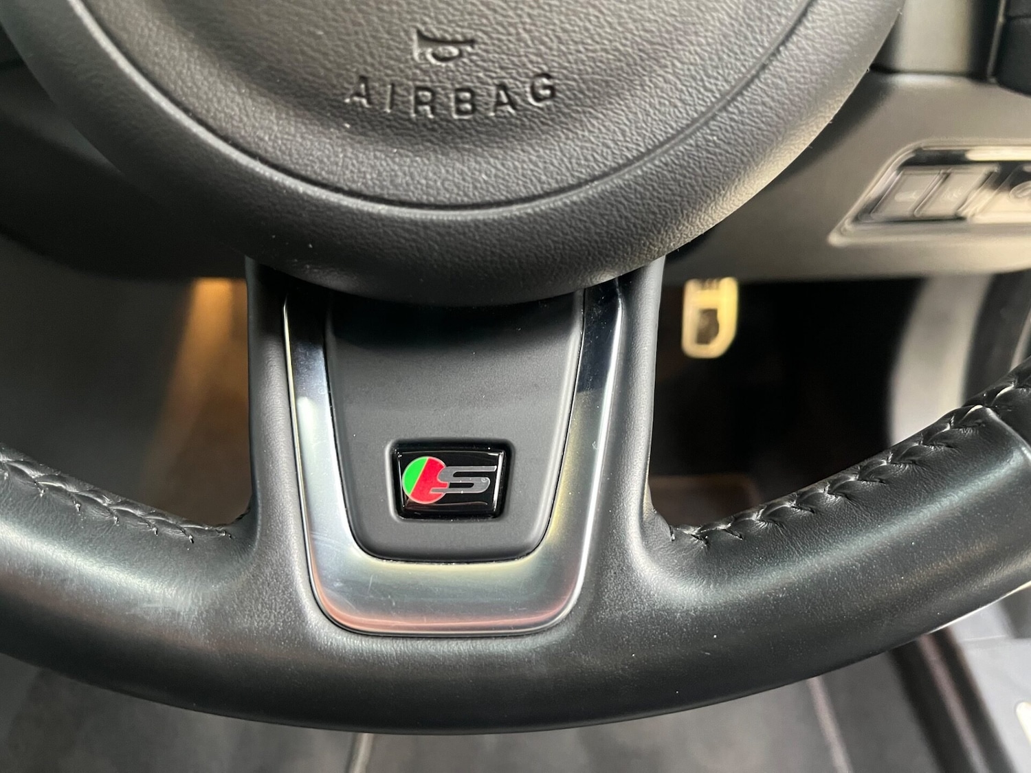 Used Jaguar XF 2016 for sale - 76156948: Photo 41