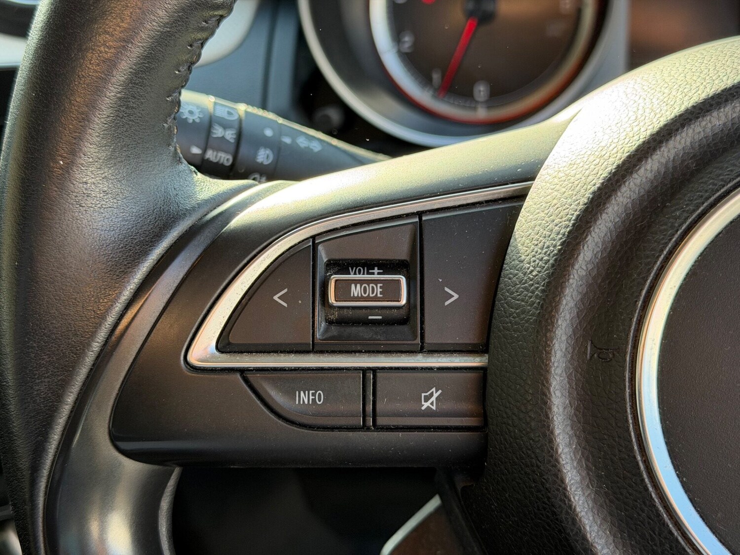 Used Suzuki Swift 2017 for sale - 77663582: Photo 12