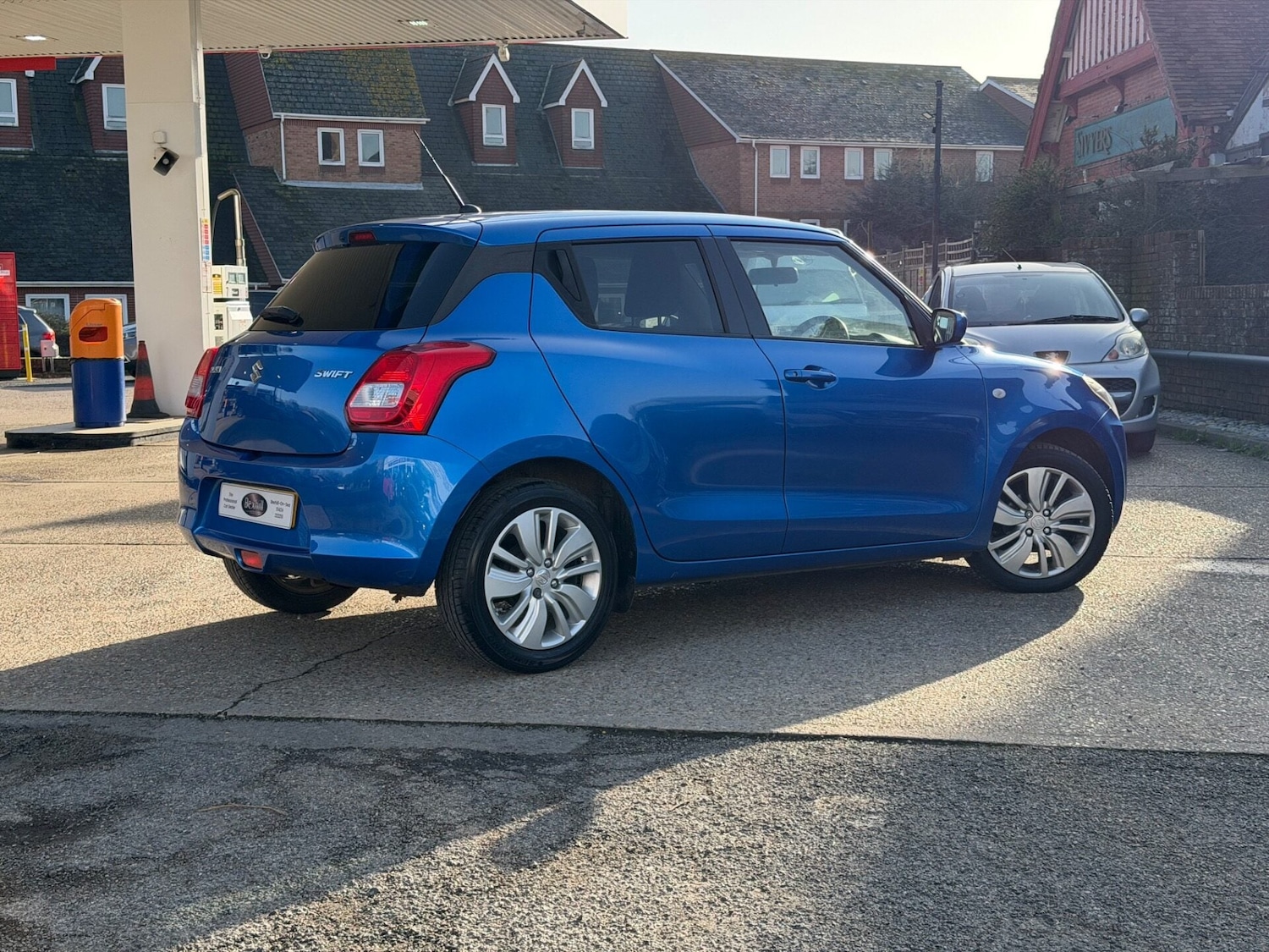Used Suzuki Swift 2017 for sale - 77663582: Photo 2
