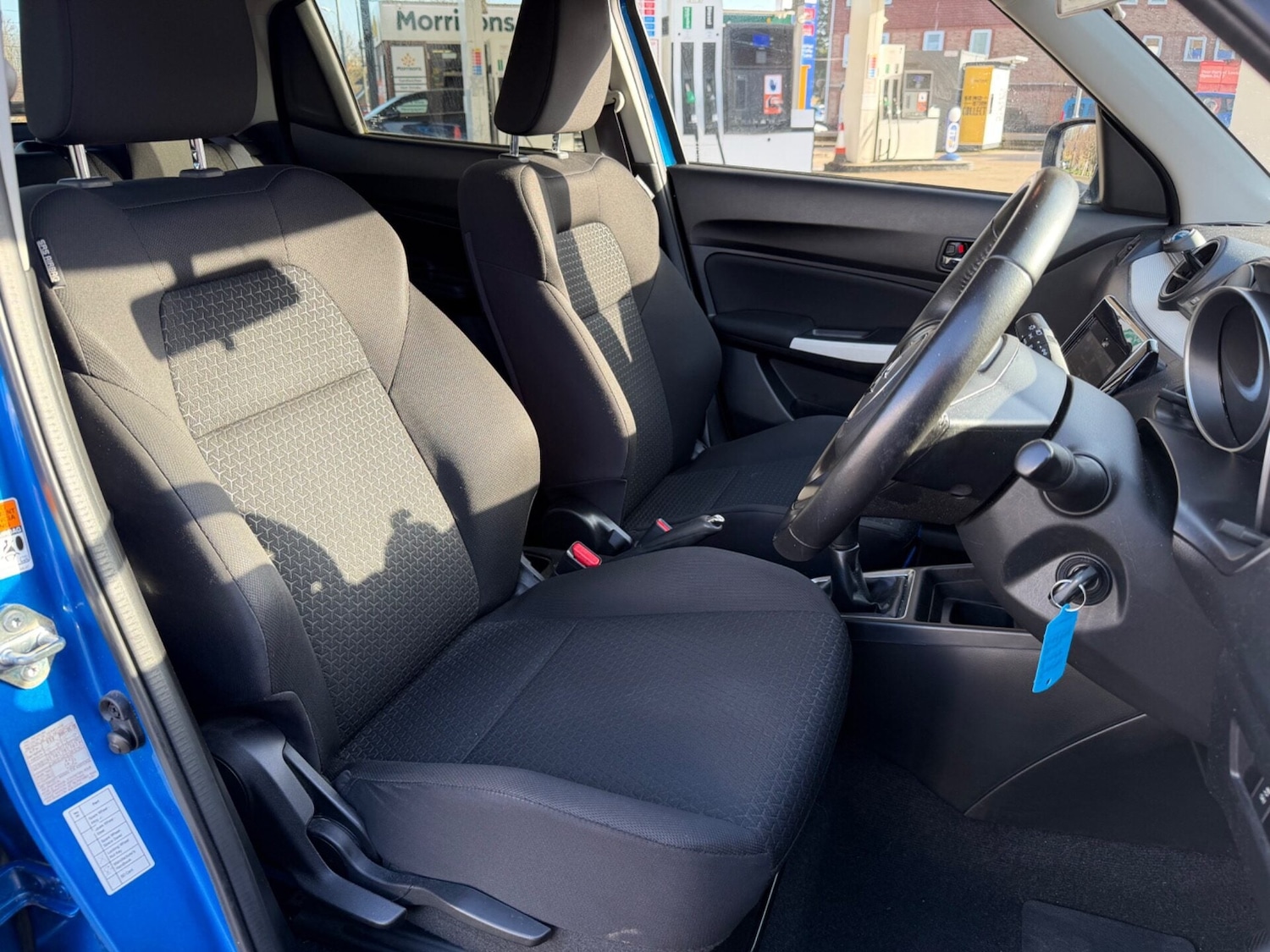 Used Suzuki Swift 2017 for sale - 77663582: Photo 3