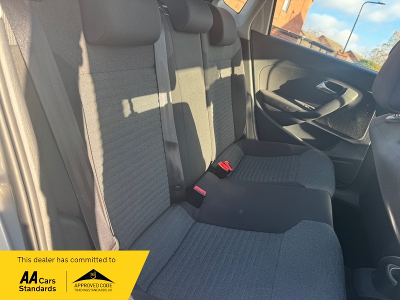 Used Volkswagen Polo 2010 for sale - 76712188: Photo 25