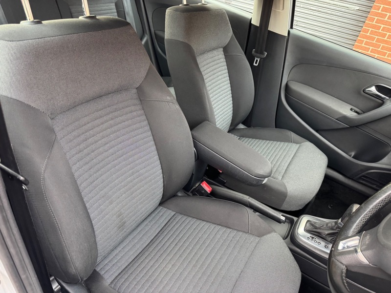 Used Volkswagen Polo 2010 for sale - 76407223: Photo 24