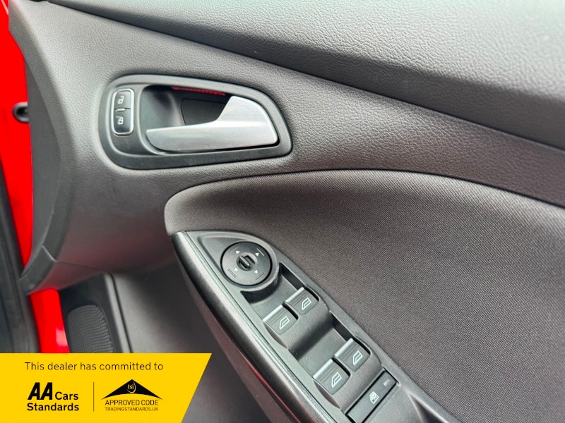 Used Ford Focus 2015 for sale - 76131027: Photo 26