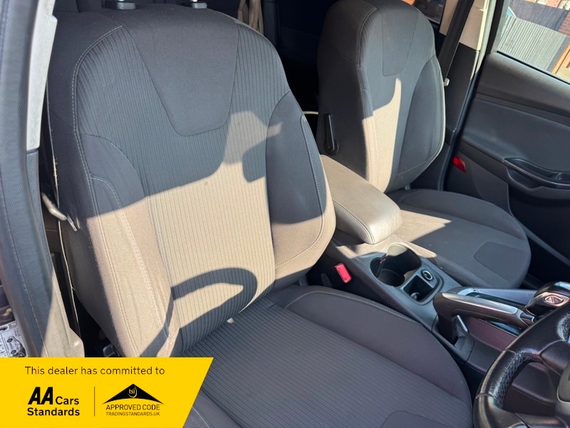 Used Ford Focus 2011 for sale - 77968124: Photo 24