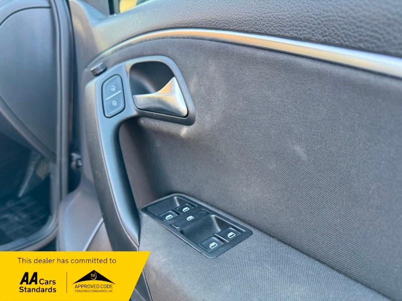 Used Volkswagen Polo 2014 for sale - 76712185: Photo 25