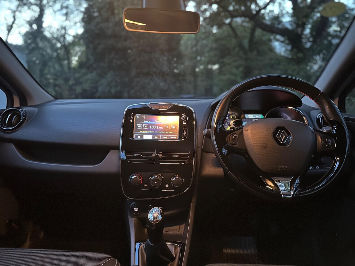 Used Renault Clio 2015 for sale - 76349670: Photo 16