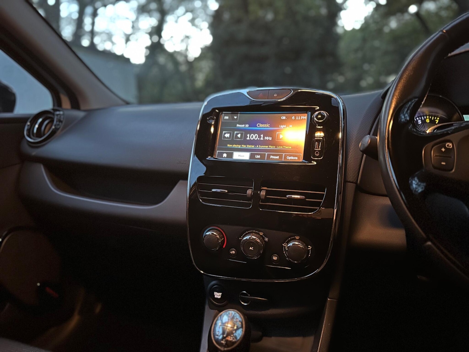 Used Renault Clio 2015 for sale - 76349670: Photo 17