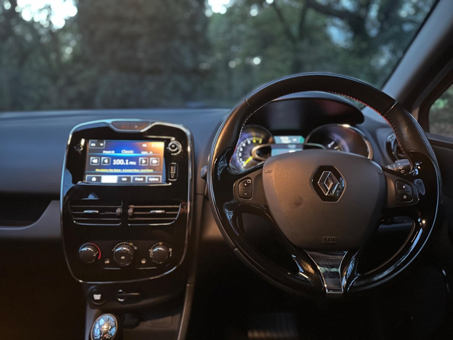 Used Renault Clio 2015 for sale - 76349670: Photo 19