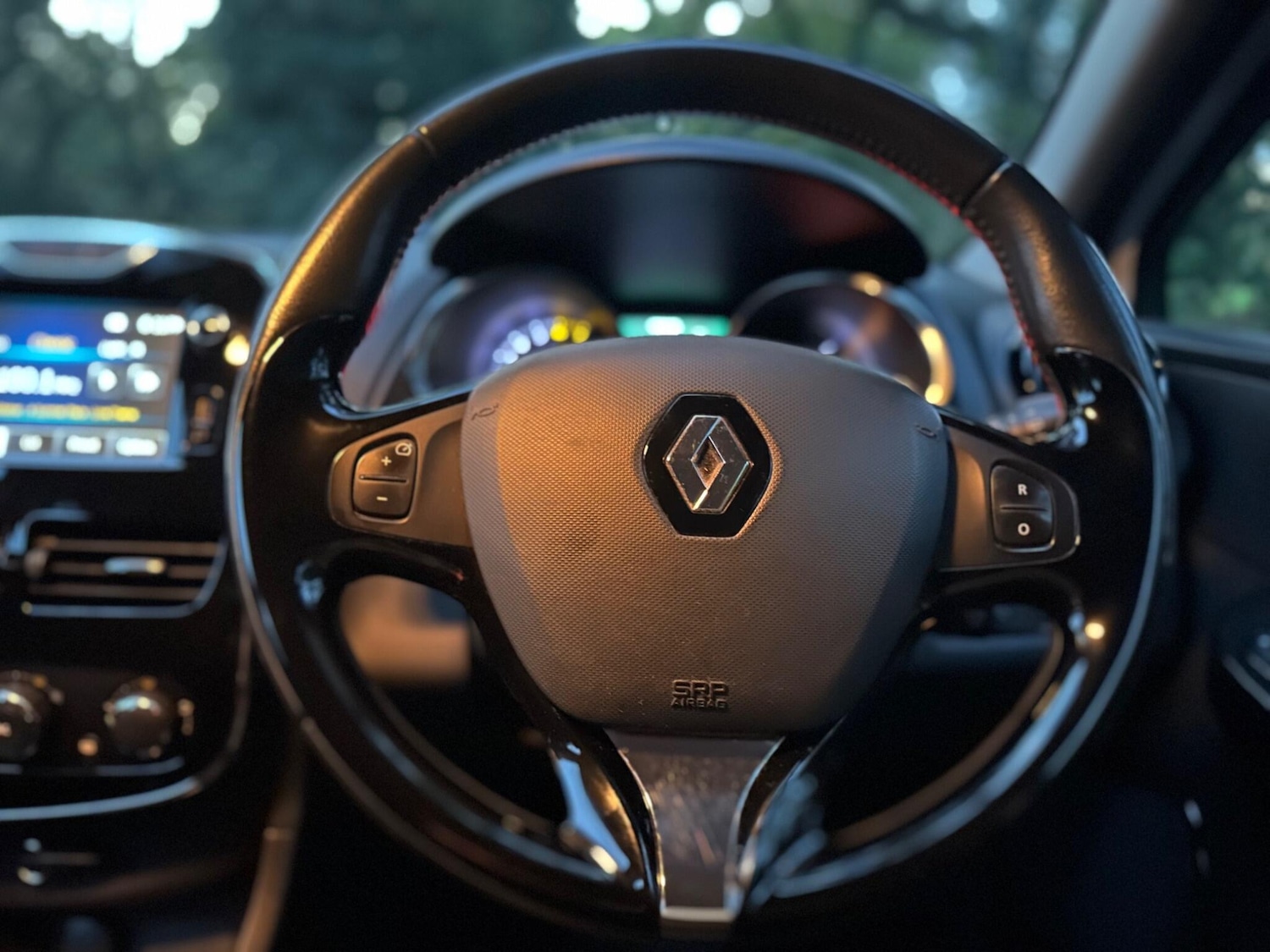 Used Renault Clio 2015 for sale - 76349670: Photo 20