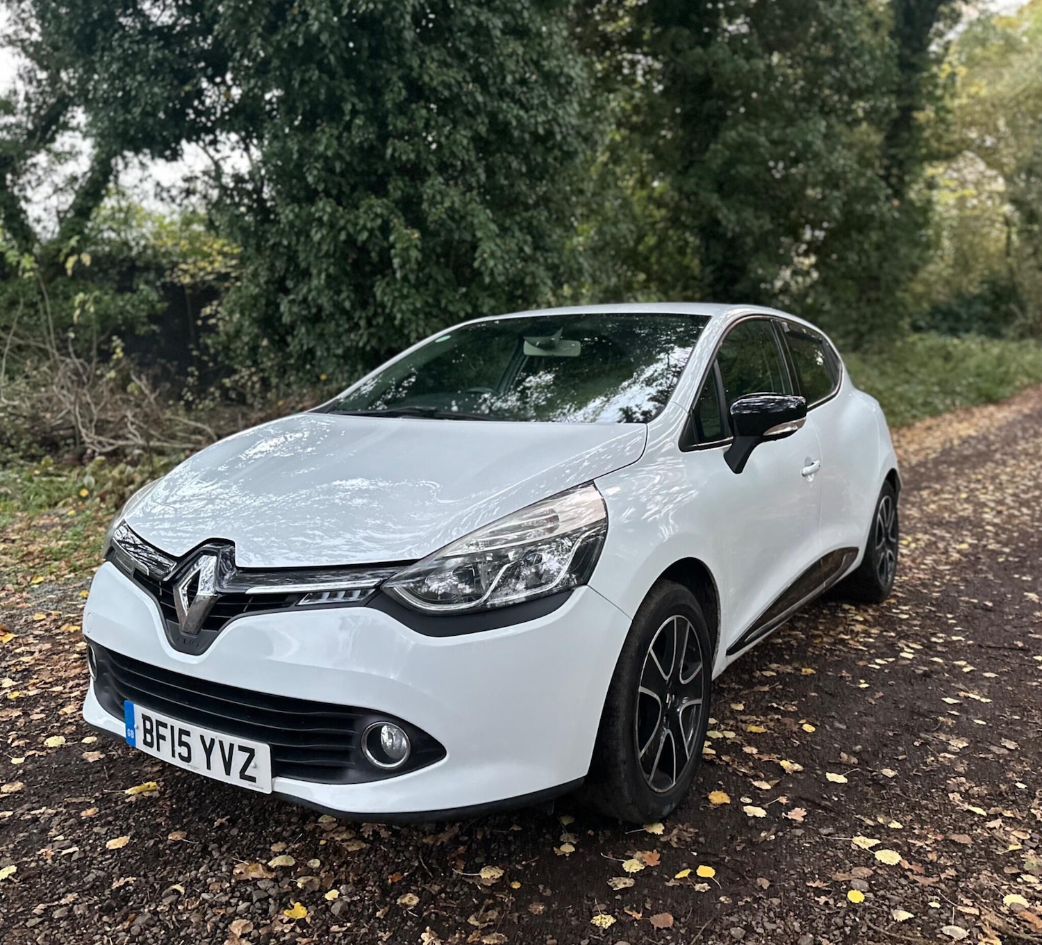 Used Renault Clio 2015 for sale - 76349670: Photo 3