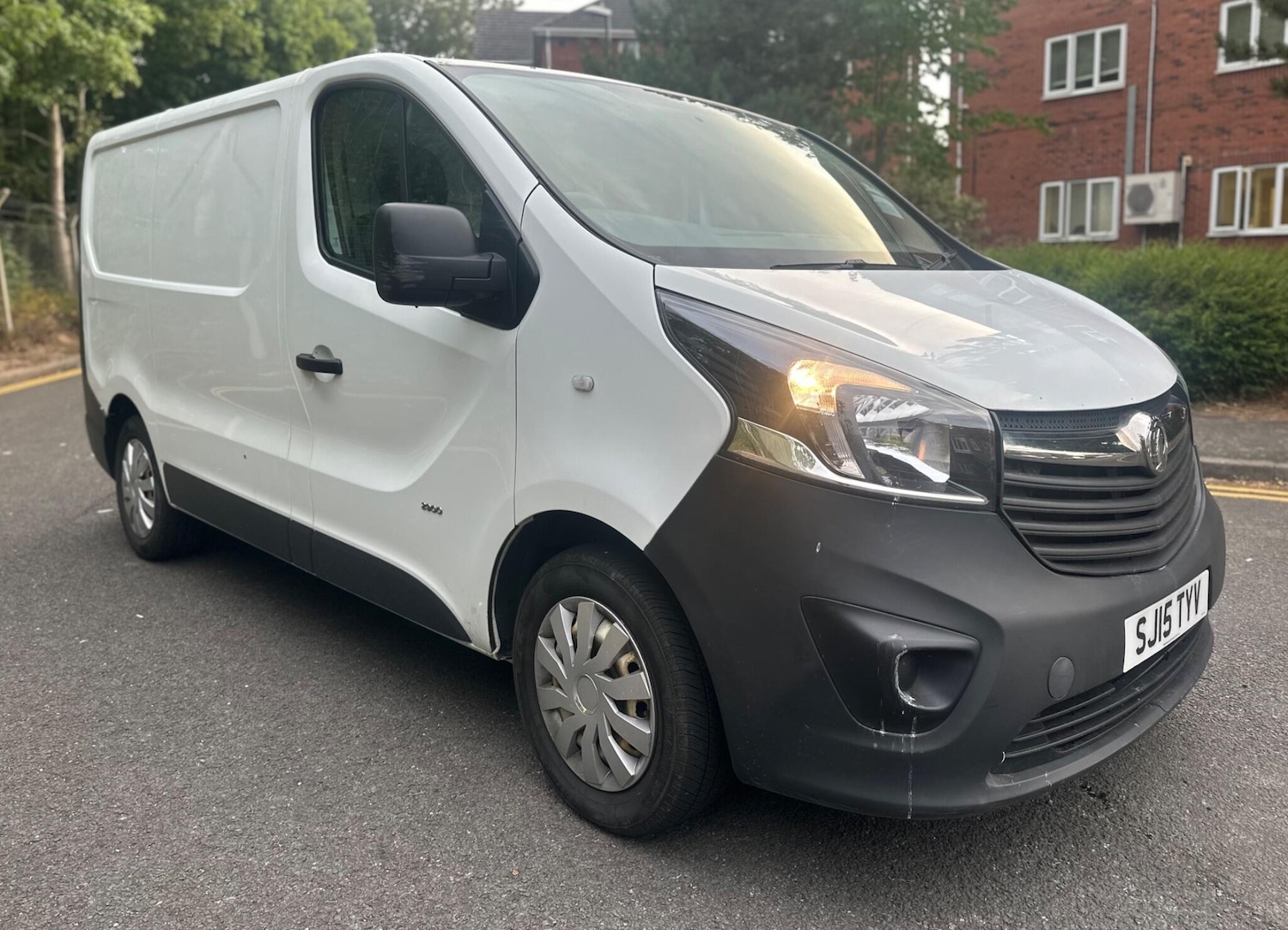 Used Vauxhall Vivaro 2015 for sale - 76336450: Photo 3