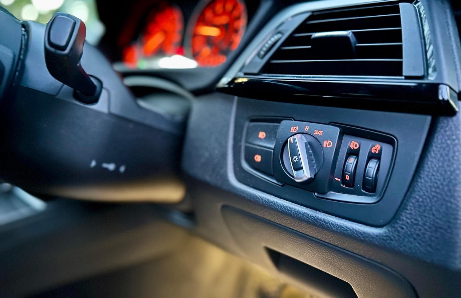 Used BMW 3 Series 2012 for sale - 76633661: Photo 32