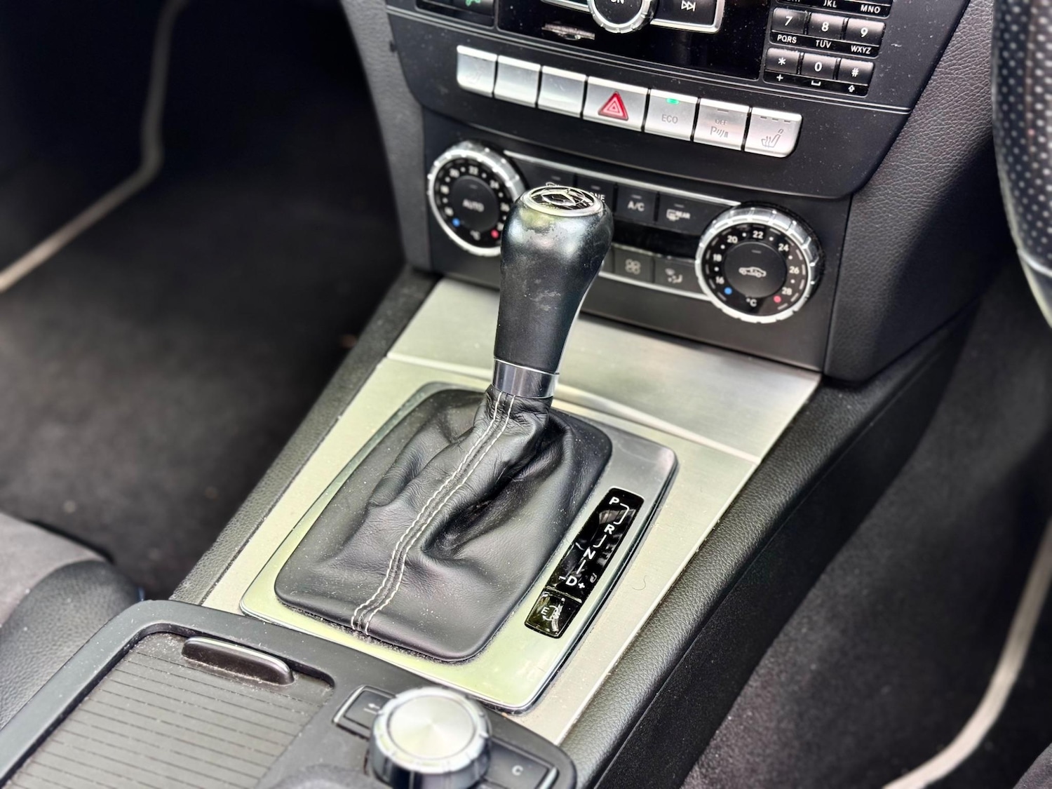 Used Mercedes-Benz C Class 2014 for sale - 76360353: Photo 15