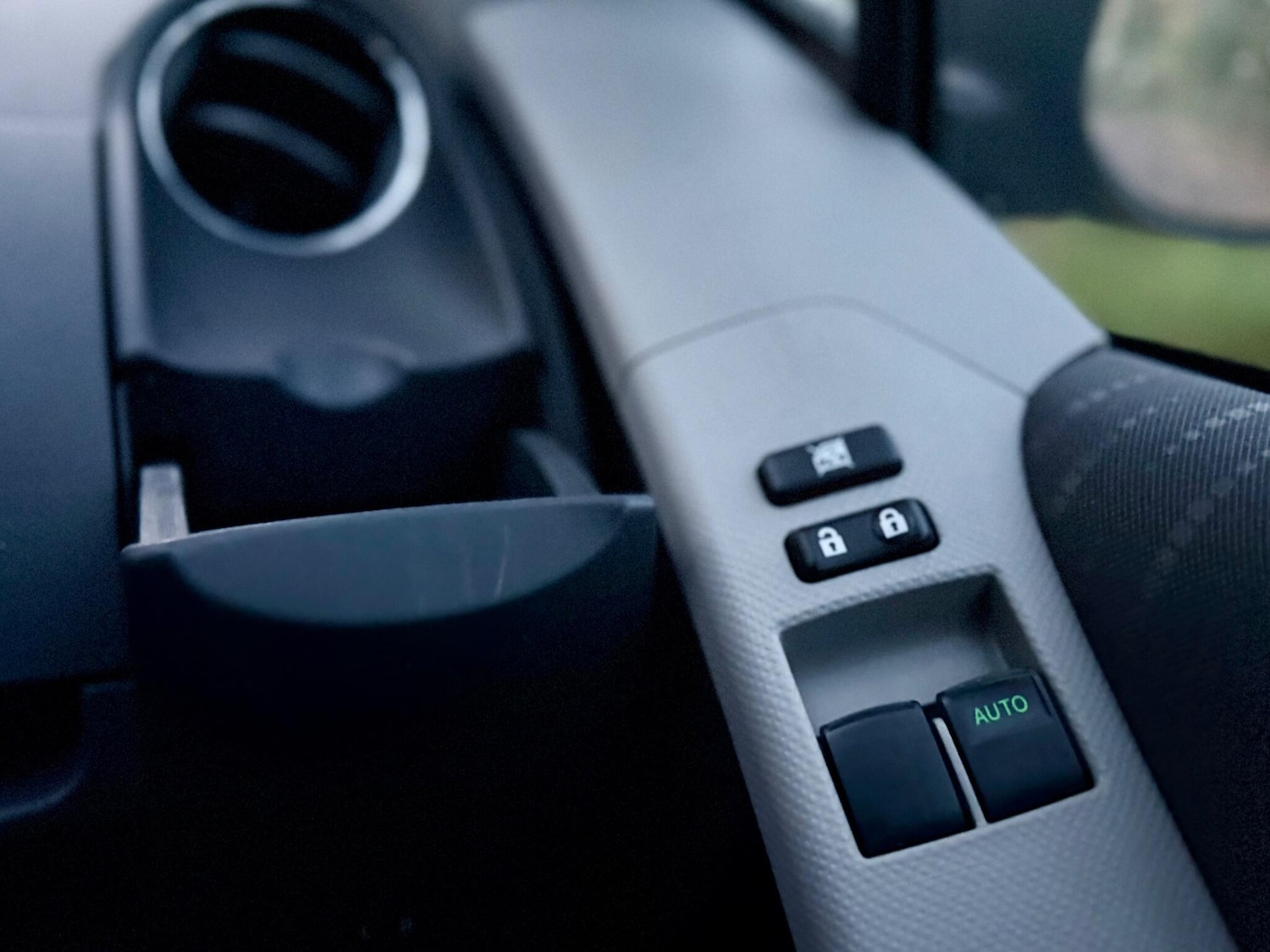 Used Toyota Yaris 2009 for sale - 76759583: Photo 28