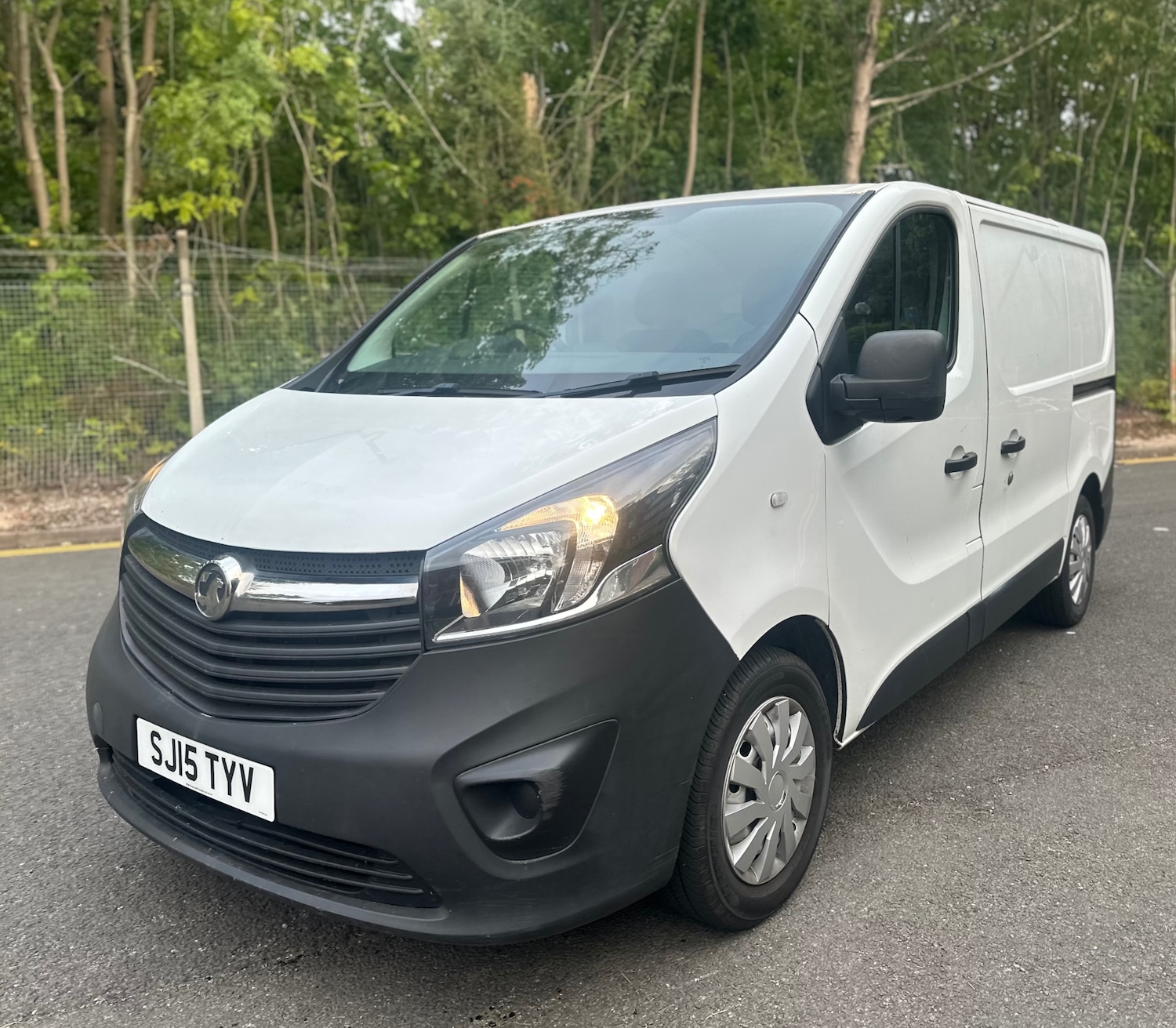 Used Vauxhall Vivaro 2015 for sale - 76327410: Photo 1
