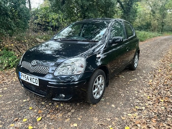 Used Toyota Yaris 2005 for sale - 76336170: Photo