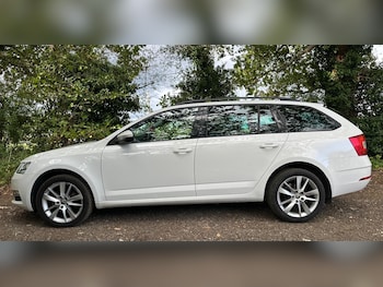 Used Skoda Octavia 2020 for sale - 76269949: Photo